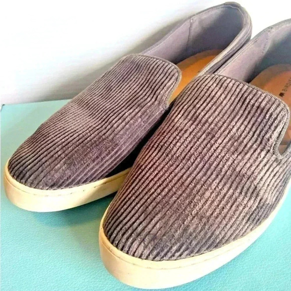 Birdies The Swift Women's Size 9.5 Charcoal Gray Corduroy Slippers Shoes New - Picture 3 of 10